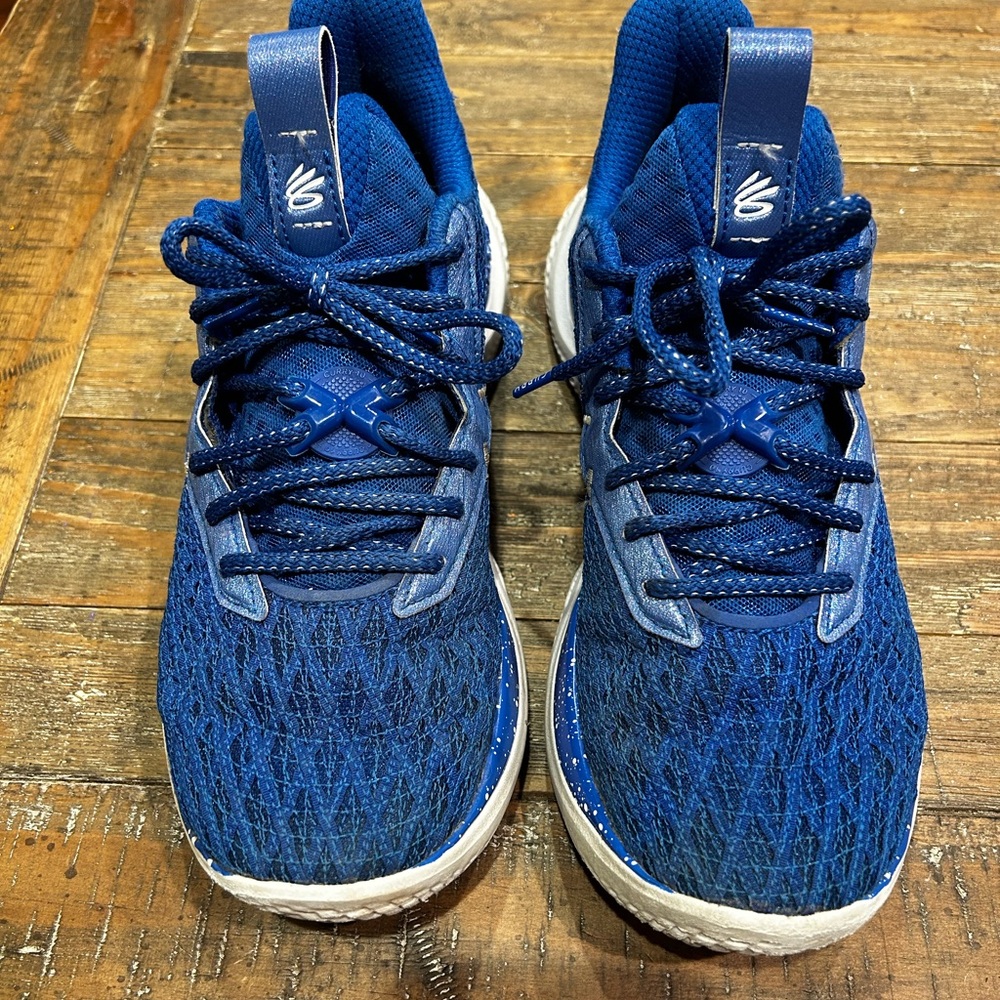 💙💙Men’s Under Armour Curry Flow 10 size 8 Blue PRE-OWNED💙💙